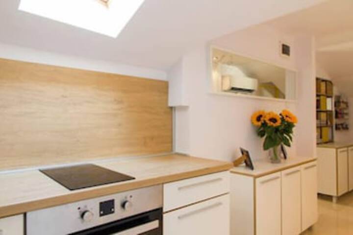 Image of FM Premium Studio - on Sofias Broadway