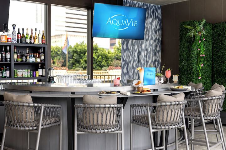 Poolside bar