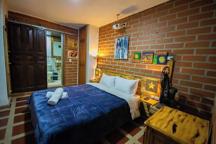 Room 12 of 63
