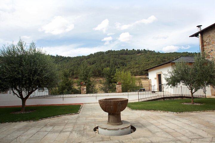 Hotel Exterior 54 of 64