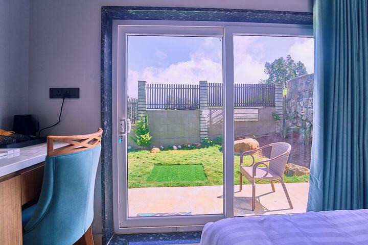 Room 30 of 100