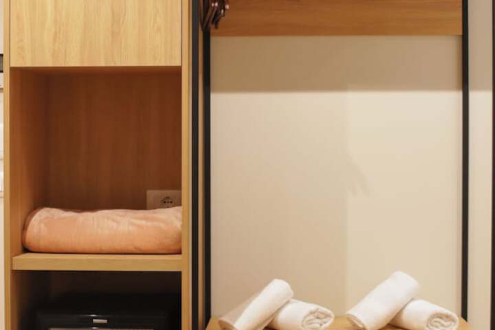 Room 13 of 84