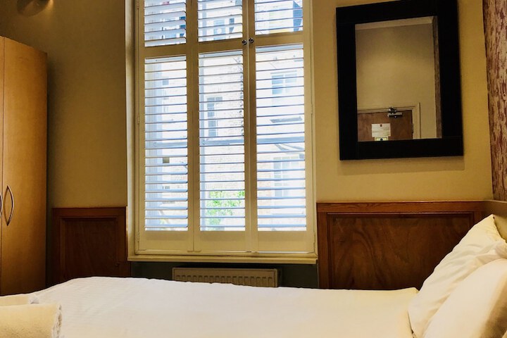 Room 10 of 71