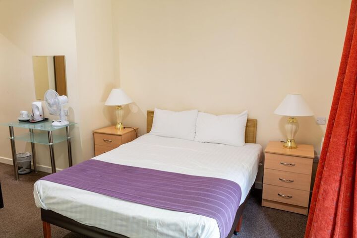 Room 11 of 42