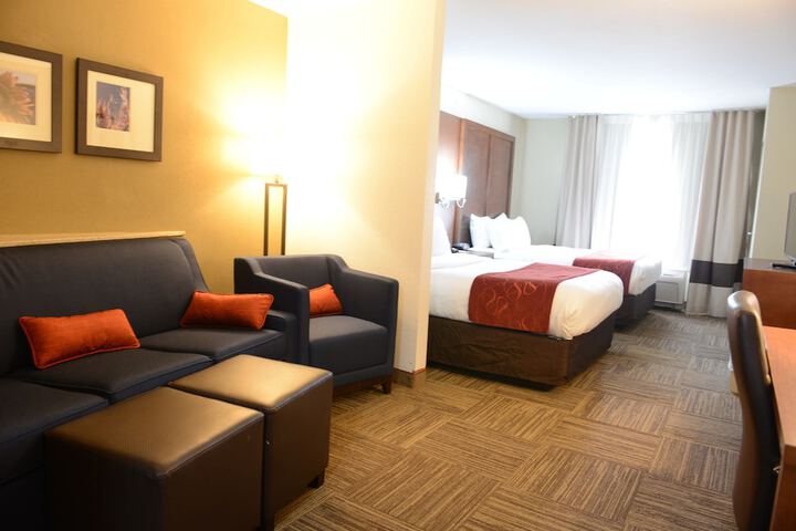 Suite 2 Queen Beds (23 of 27)