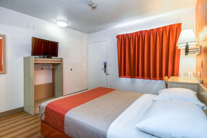 1 Double Bed (10 of 26)