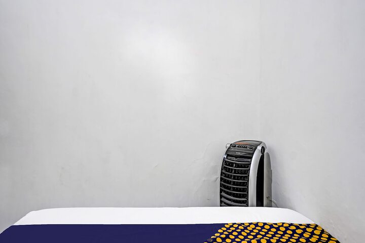 Room 17 of 33