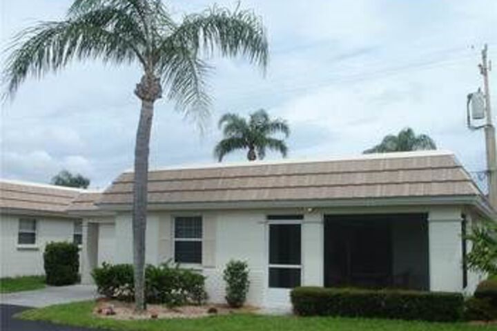 Exterior of Island House Beach Resort V32 by RedAwning