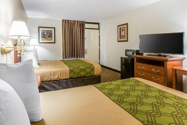 Standard Room, King or Two Doubles (5 of 12)