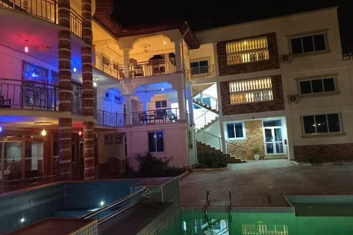 Hotel 8 of 9