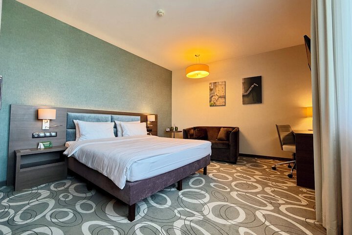 Room 40 of 129