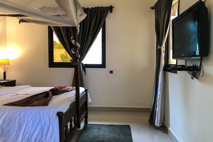 Room 2 of 58