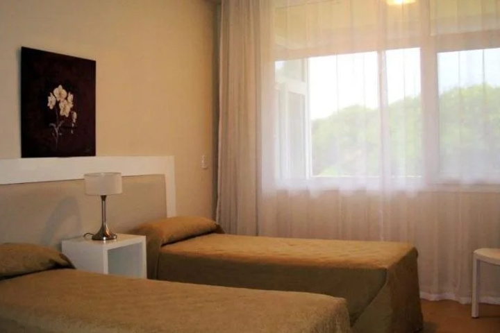 Room 5 of 28