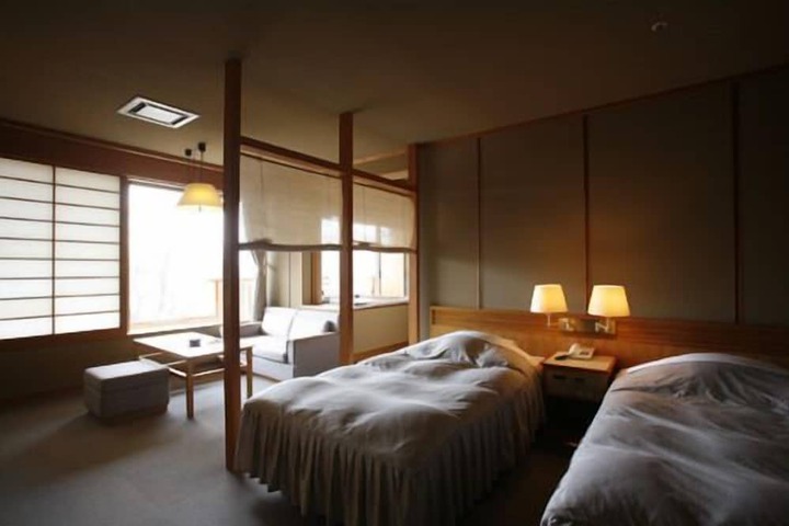 Room 8 of 53