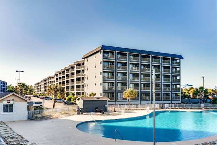 Pools & Facilities