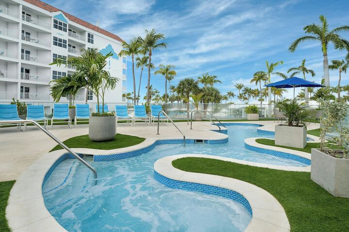 Pool Hotel