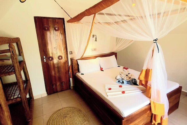 Room 2 of 18