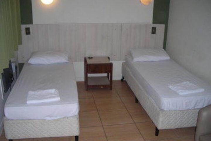 Room 12 of 16
