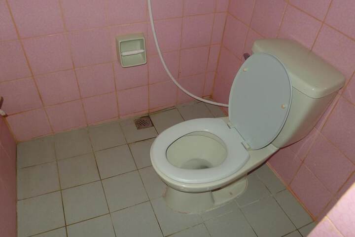 Room 10 of 20