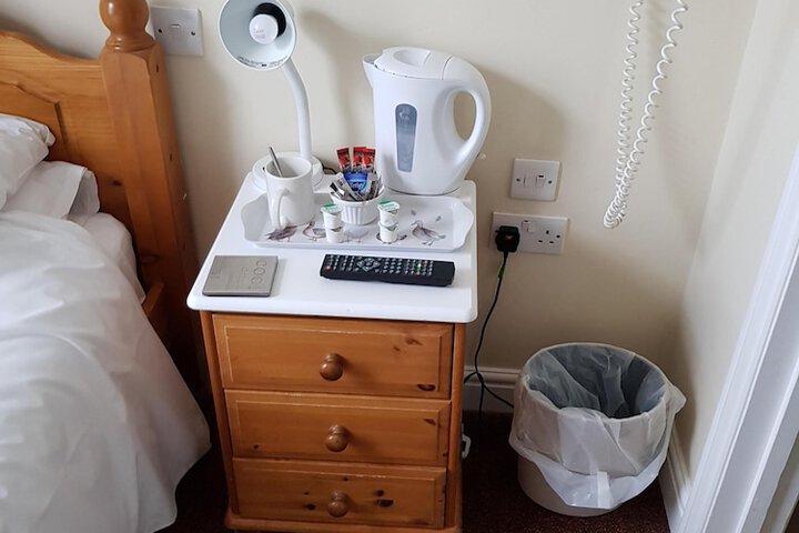 Room 6 of 17