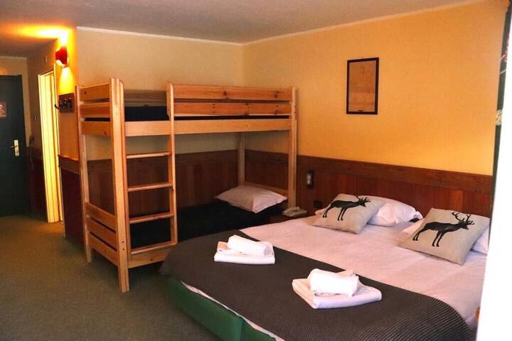 Room 4 of 48