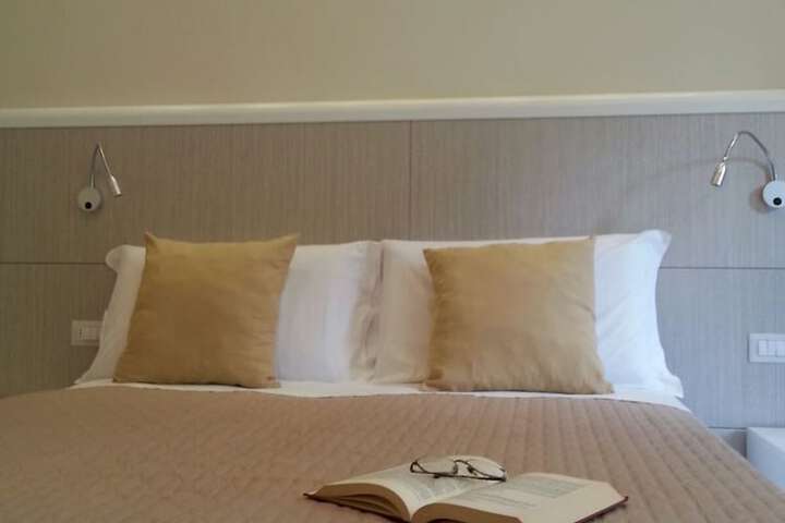 Room 6 of 40
