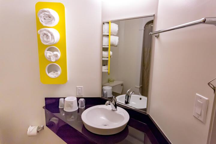 Queen Room Disability Accessible (9 of 23)
