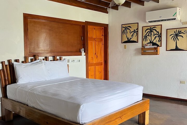 Room 24 of 130