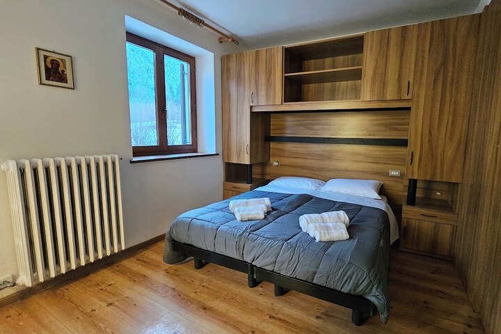 Room 3 of 15