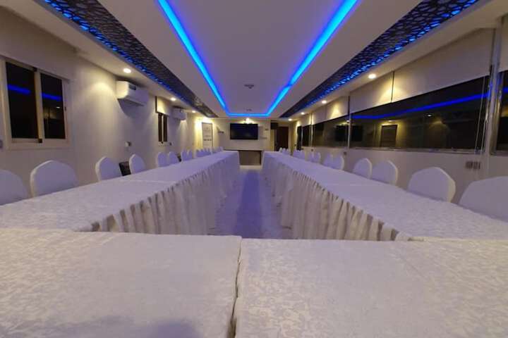 Ballroom/Hall 44 of 65