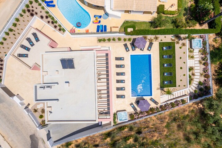 Hotel 76 of 79