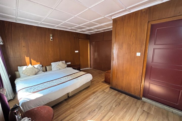 Room 19 of 32