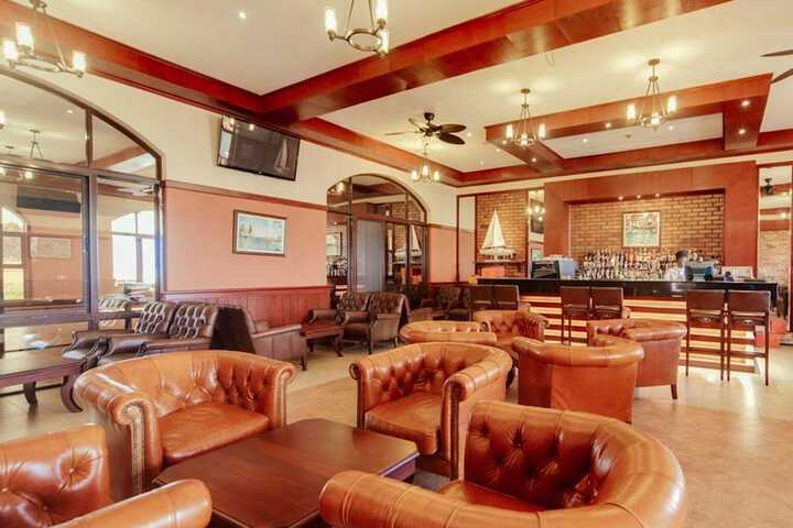Lounge 57 of 81