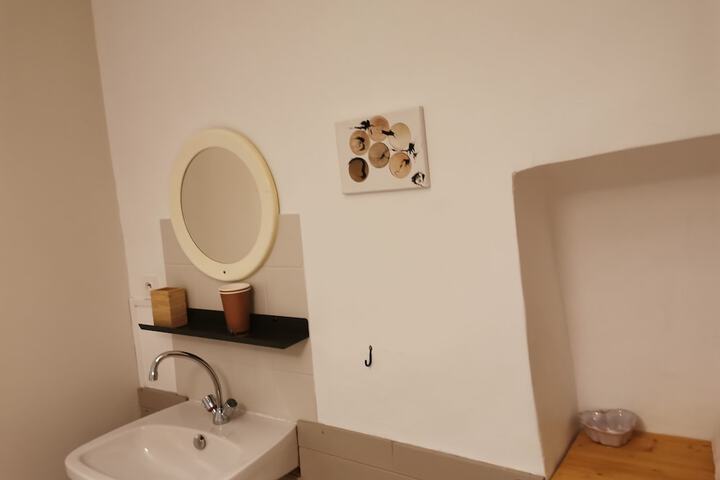 Room 44 of 124