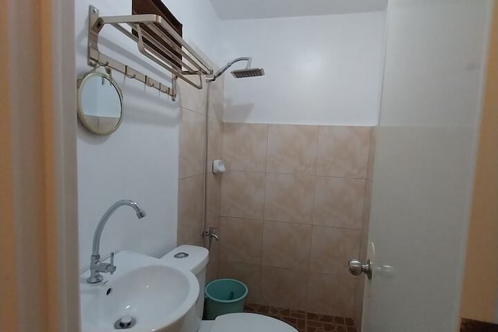 Room 32 of 49