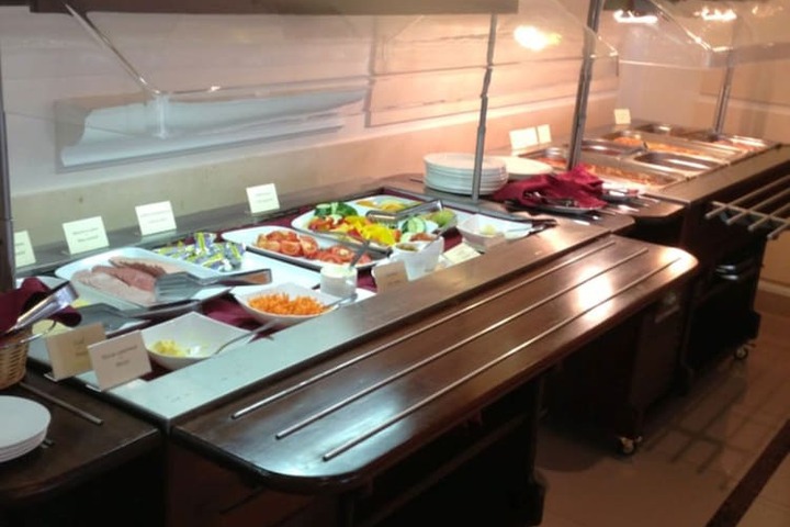 Dining 37 of 43