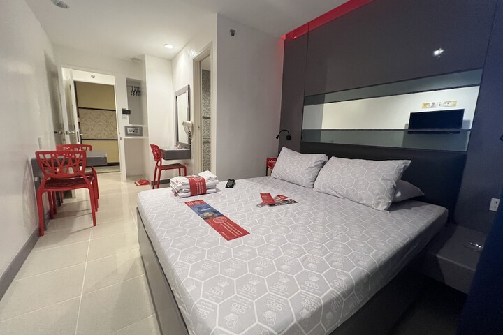 Room 14 of 28
