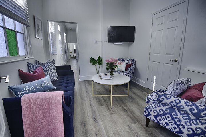 Room 8 of 35