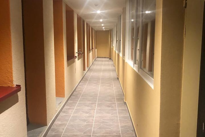 Room 2 of 39