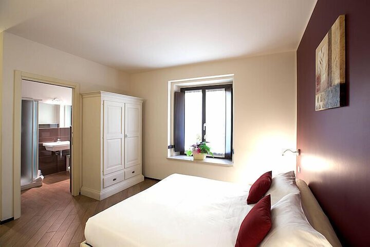 Room 10 of 41
