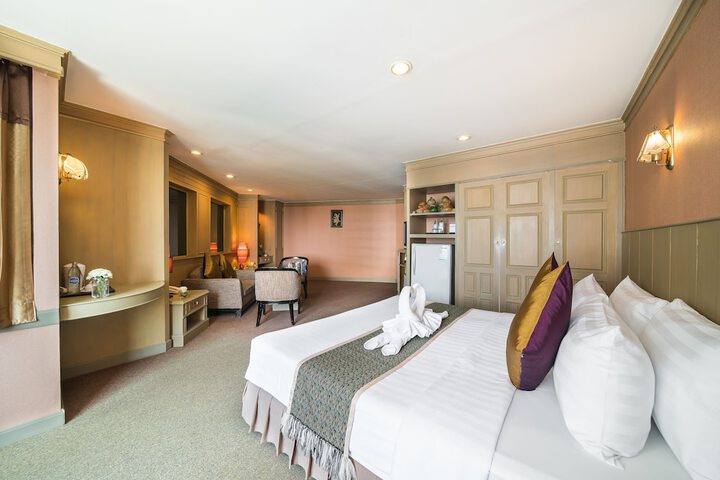 Room 18 of 100