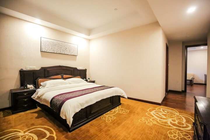 Room 13 of 50