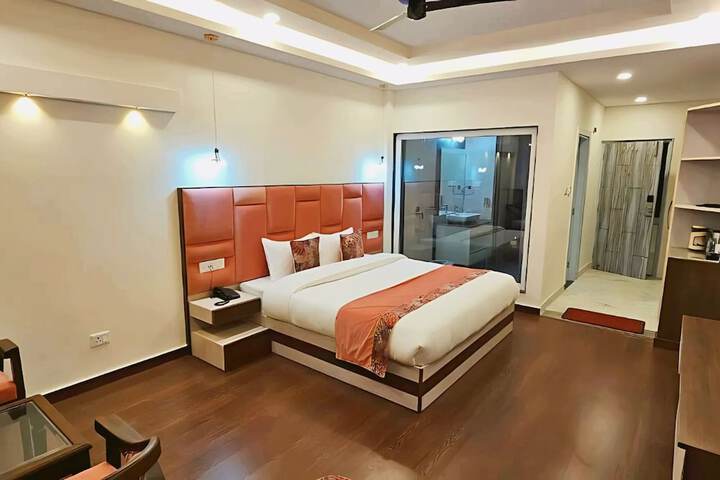 Room 4 of 24