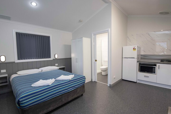 Room 28 of 145