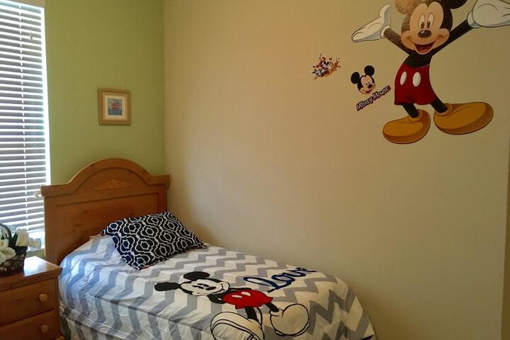 Room 11 of 43