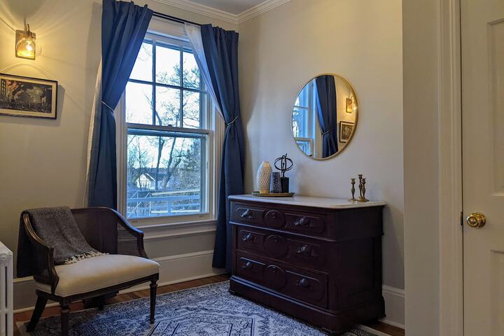 Room 73 of 258