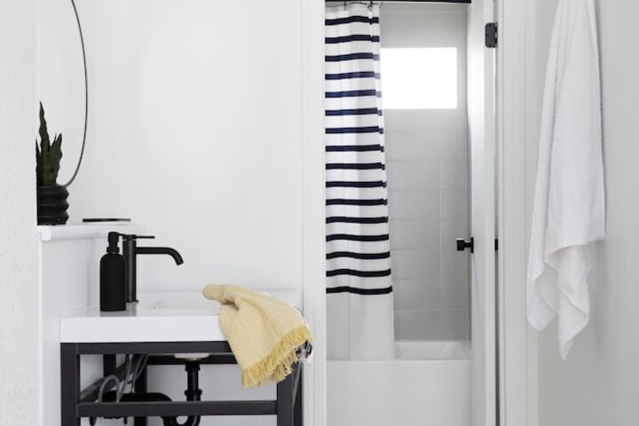 Room 37 of 59
