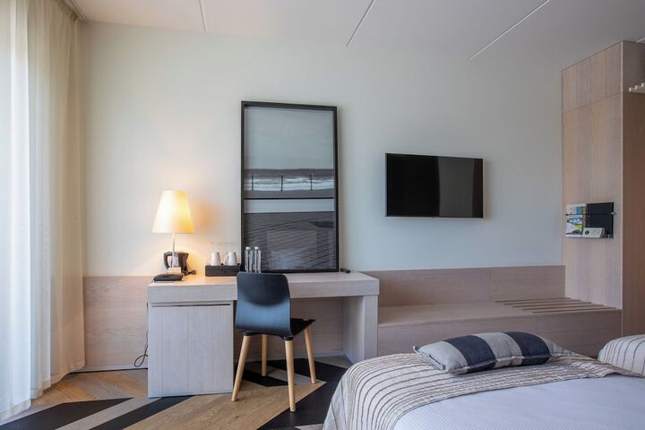 Room 9 of 67