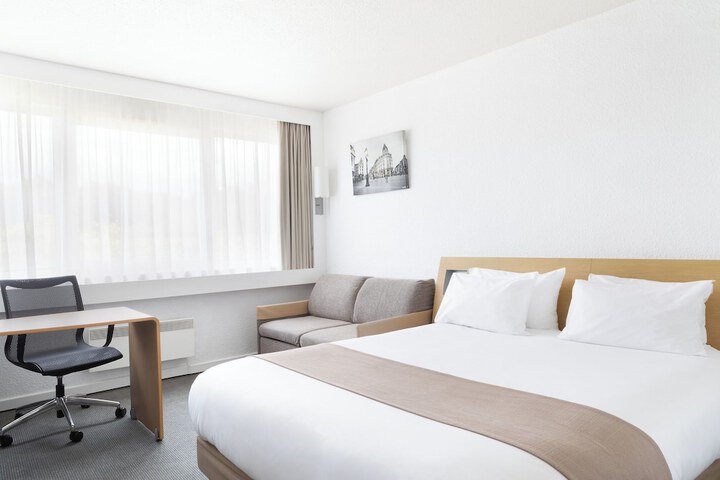 Room 10 of 41