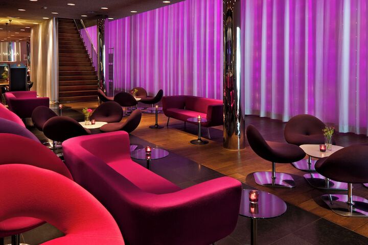Entrance & Lobby